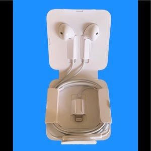 Apple EarPods with lightning connector.